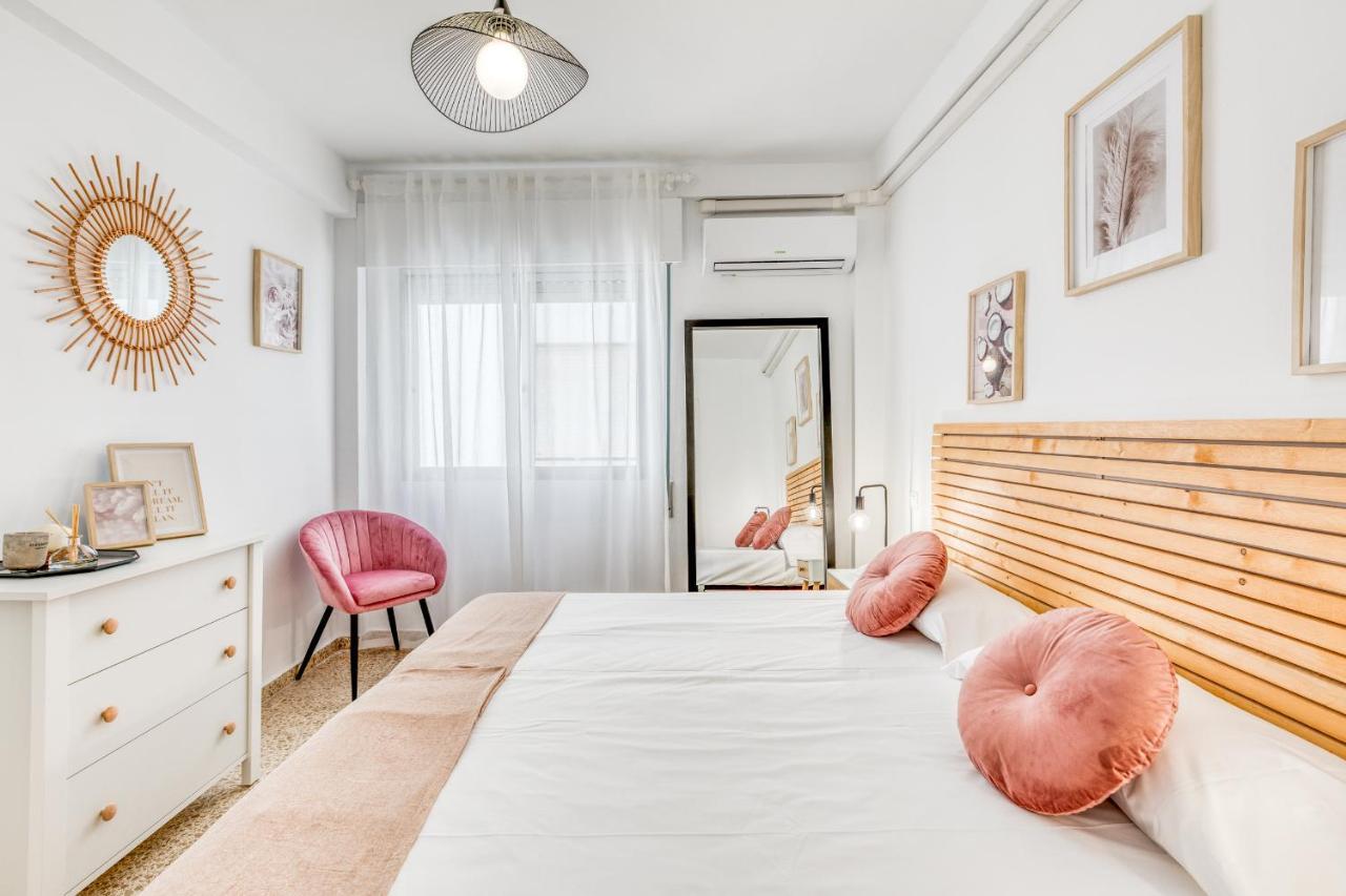 Hanami Avenida De Espana Beach Front - Mountain View Естепона Екстериор снимка