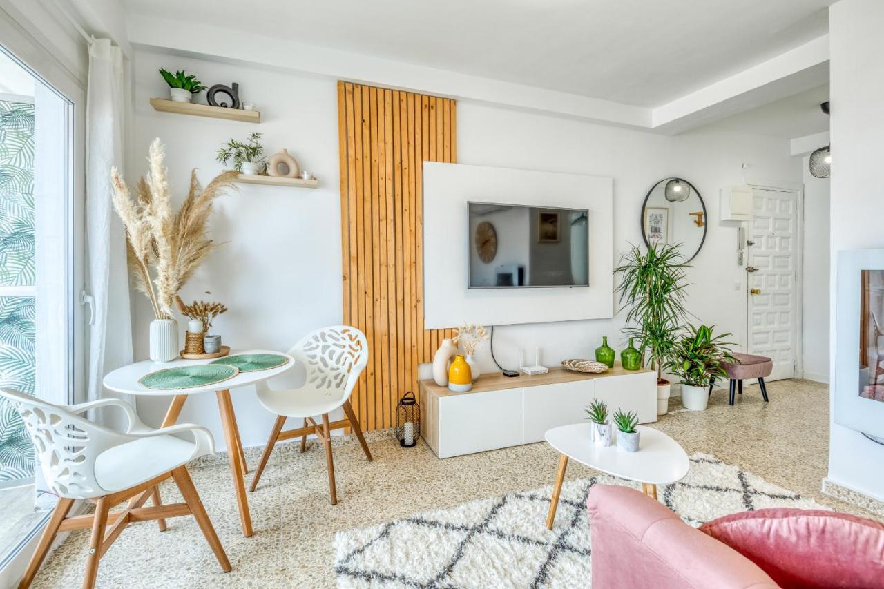 Hanami Avenida De Espana Beach Front - Mountain View Естепона Екстериор снимка