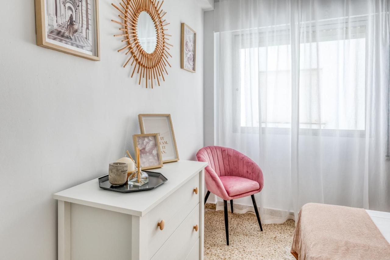 Hanami Avenida De Espana Beach Front - Mountain View Естепона Екстериор снимка
